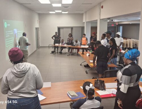 Mes finances, mes choix du Centre EBO prête main forte au Centre des services communautaires Vanier (CSC Vanier)
